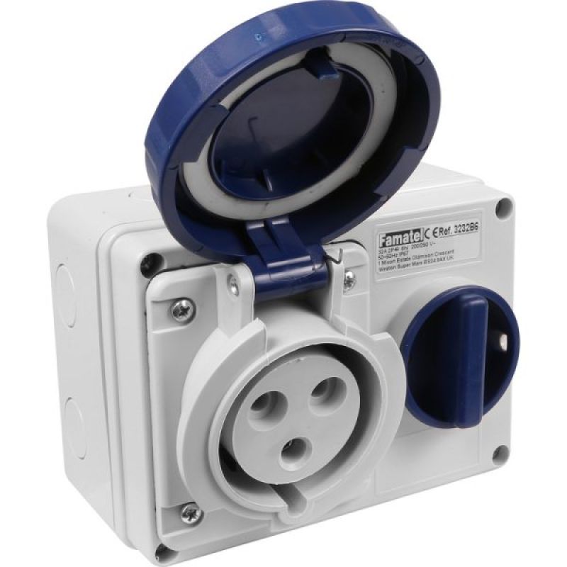 32A 3PIN MALE & FEMALE SOCKET  220V WITH SWITCH (INTERLOCK)