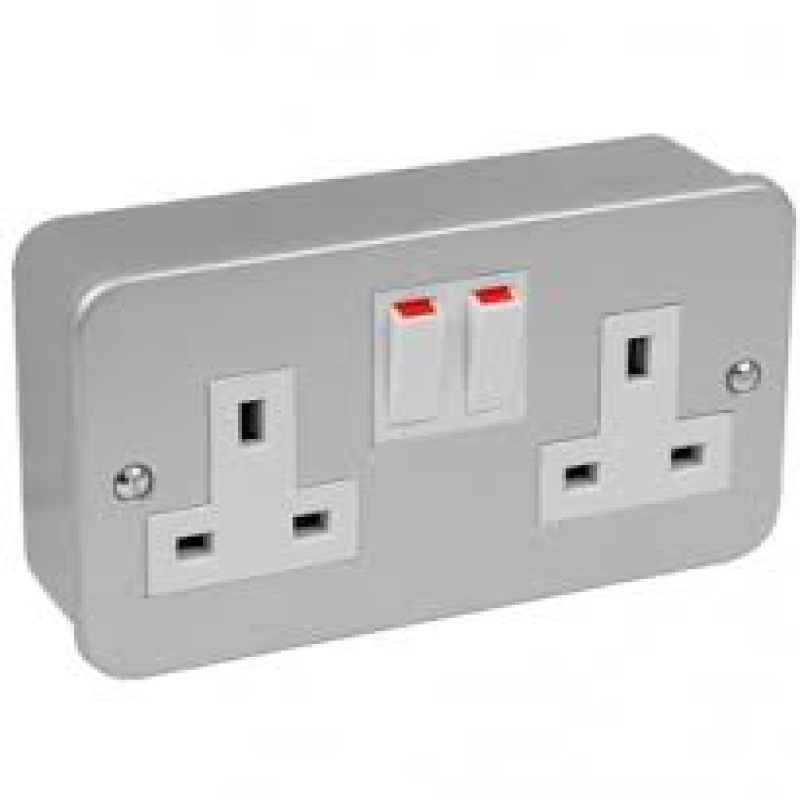 13A DOUBLE SOCKET METAL CLAD